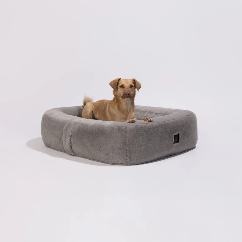 PillowVilla Faux Fur Dog Bed PEBBLE