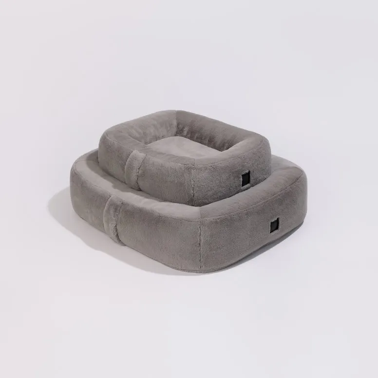 PillowVilla Faux Fur Dog Bed PEBBLE